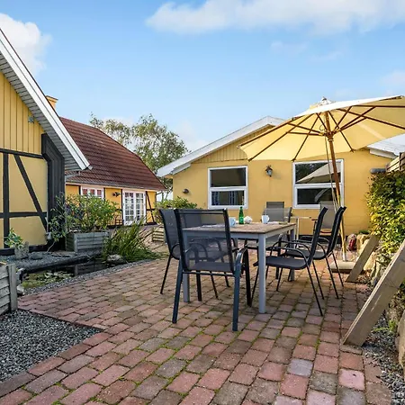 6 Bedroom Cozy In Casa vacanze *