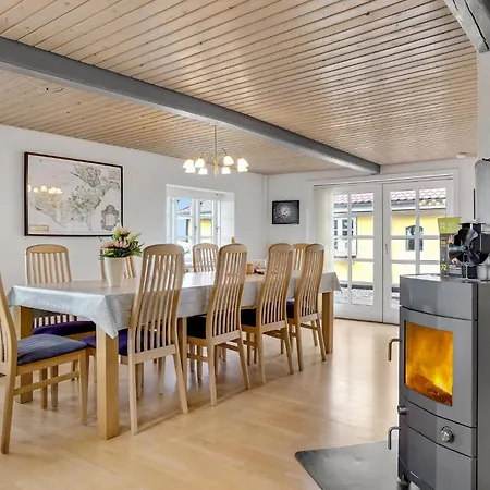 6 Bedroom Cozy In Casa vacanze Dannemare